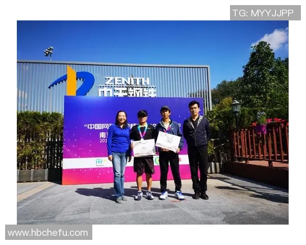 南京与武汉网球队赛后复盘团队协作的成功与不足分析