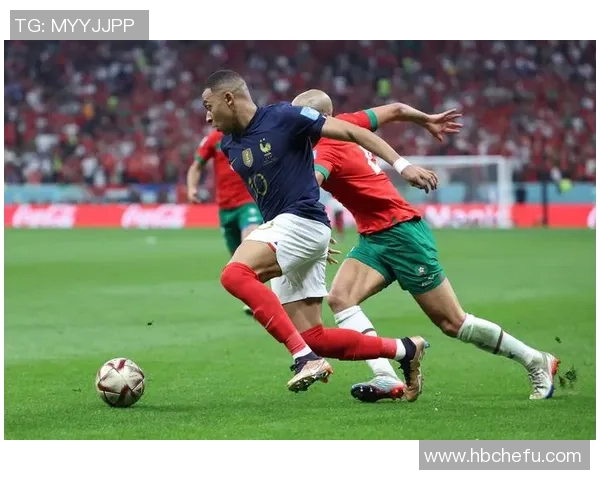 低调却闪耀的足球巨星背后的故事与成就解析 低调却闪耀的足球巨星背后的故事与成就解析