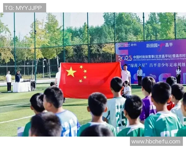 足球之星闪耀赛场技艺超群引领风潮激励无数年轻梦想追逐者 足球之星闪耀赛场技艺超群引领风潮激励无数年轻梦想追逐者